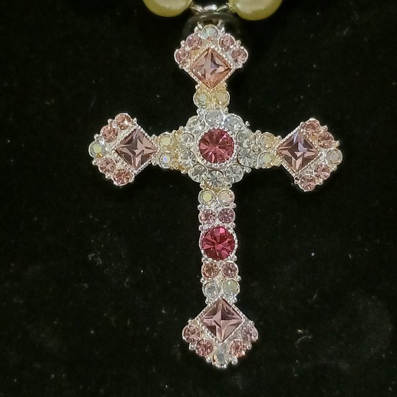NWT! GORGEOUS CROSS NECKLACE - Picture 8 of 10